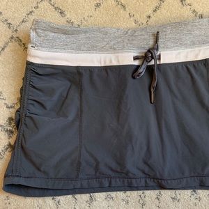 LULULEMON Grey Skirt- Size 6